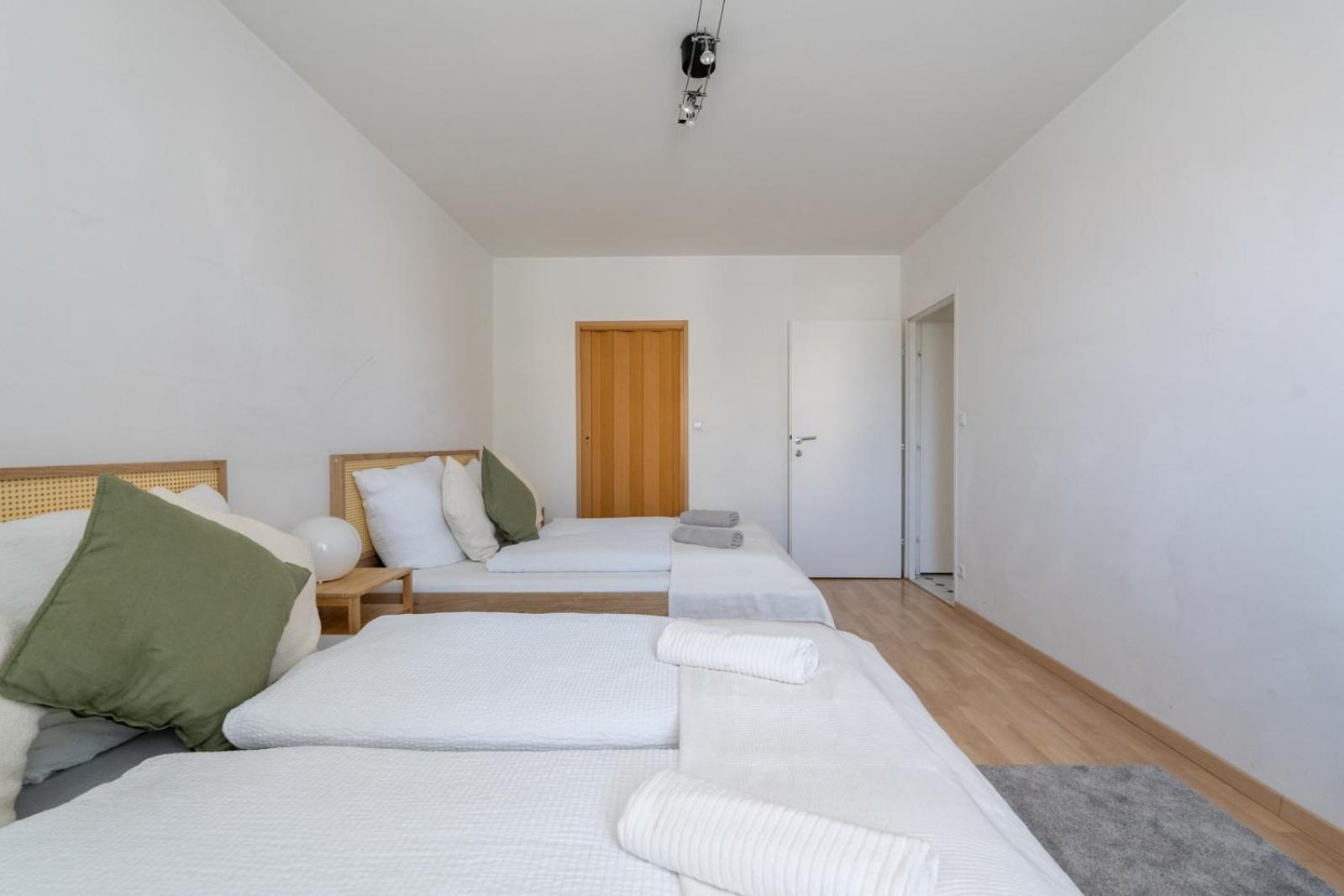 Two Bedrooms - 85 Squaremeters - 4 Min To U6 Dresdner Str Vienna Exterior photo