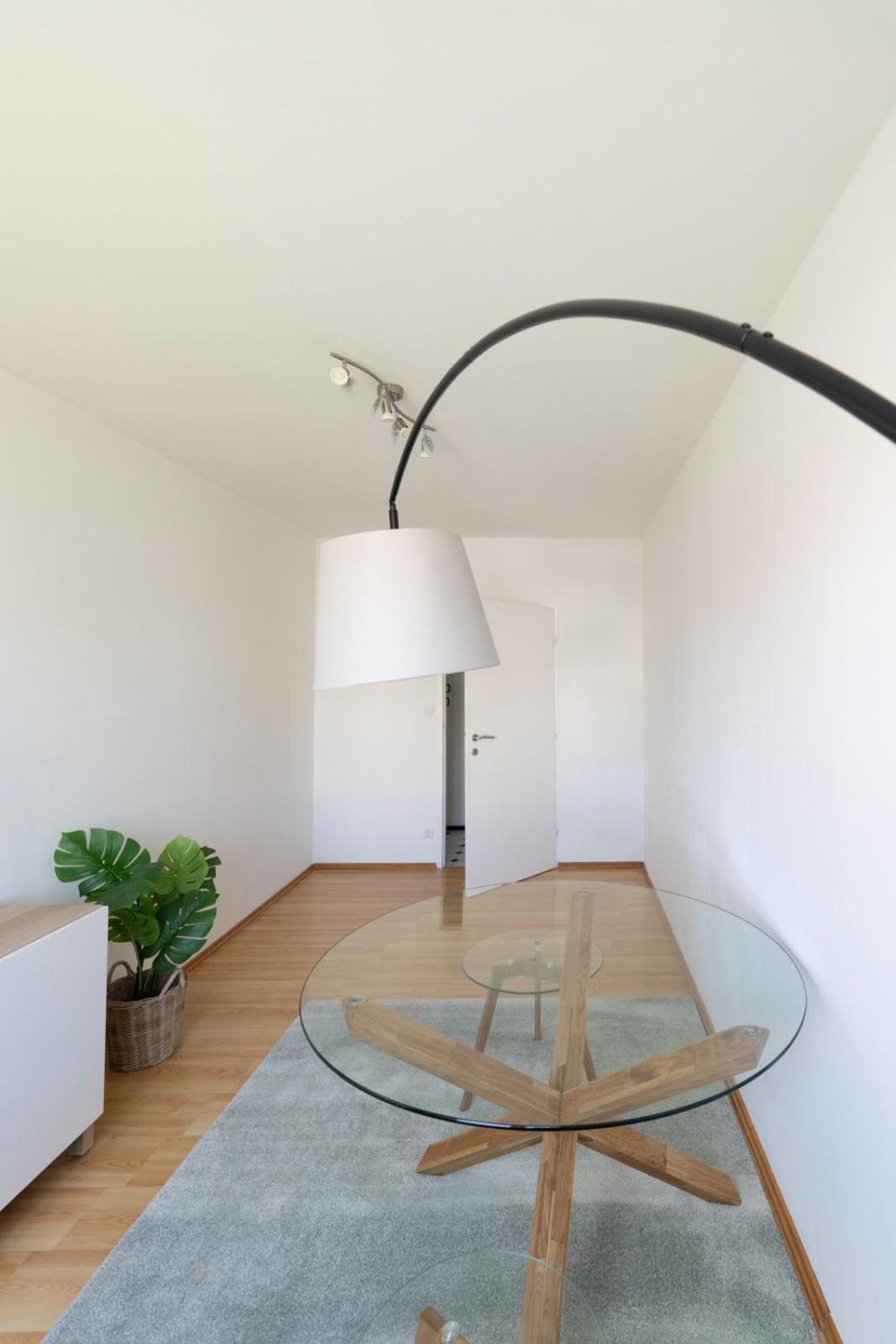 Two Bedrooms - 85 Squaremeters - 4 Min To U6 Dresdner Str Vienna Exterior photo