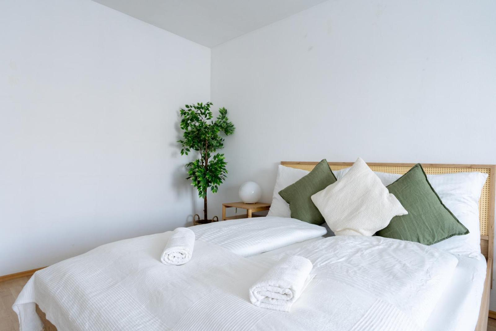 Two Bedrooms - 85 Squaremeters - 4 Min To U6 Dresdner Str Vienna Exterior photo